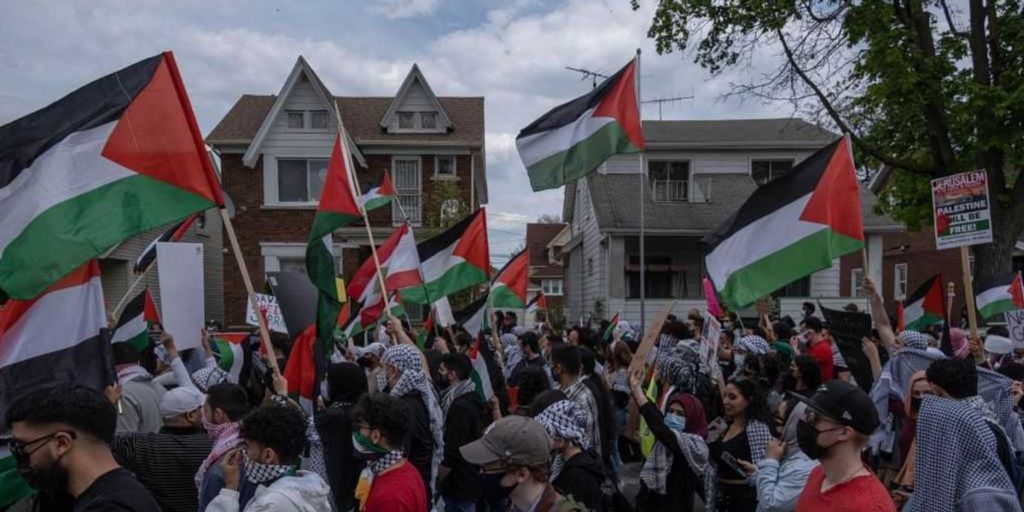 The latest falsehood from Washington: 'The majority of migrants are safe'