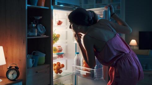 The overlooked health risks of eating late at night