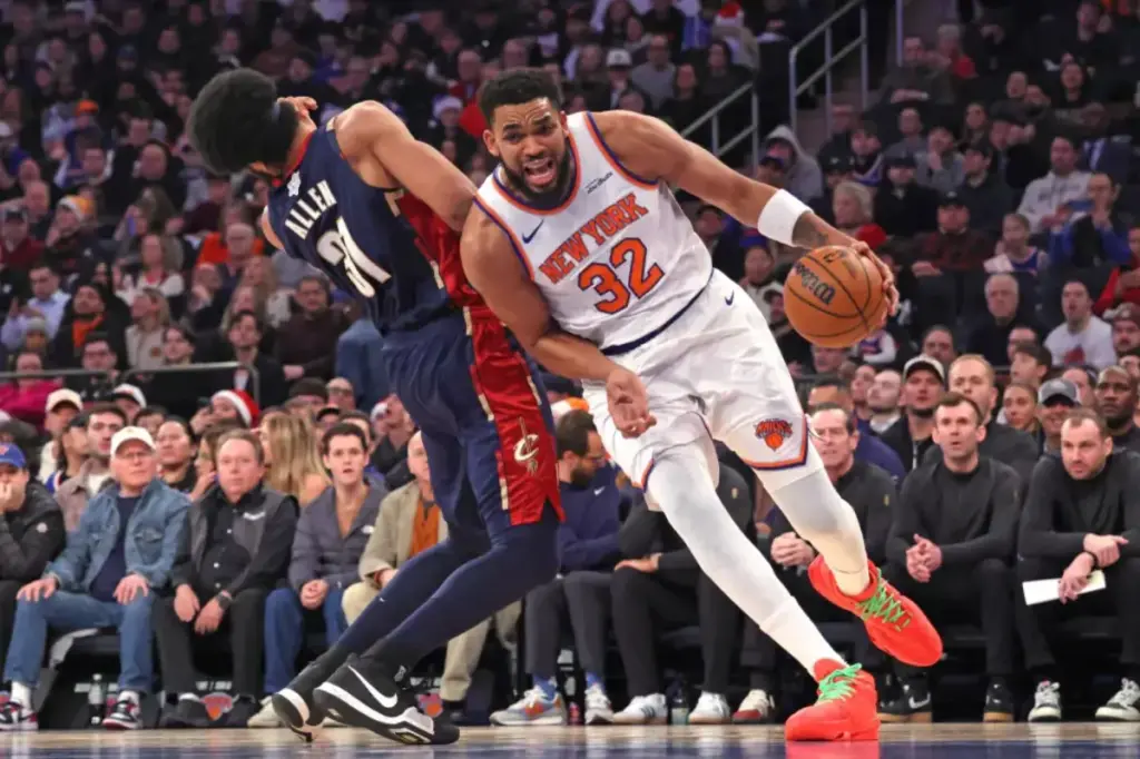 The signal the Knicks conveyed to Karl-Anthony Towns as foul issues increase