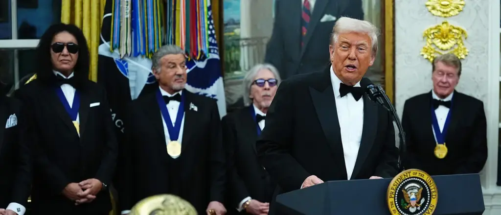 Trump Presents Medals to Kennedy Center Honorees