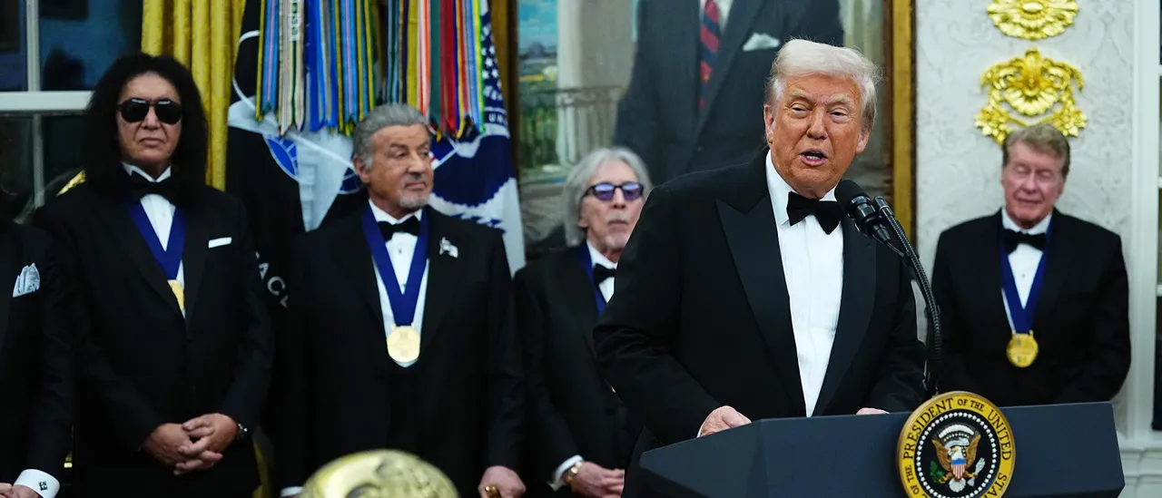 Trump Presents Medals to Kennedy Center Honorees