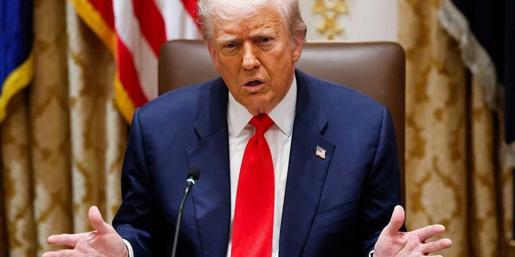 Trump acknowledges conversation with Maduro following claims of an ultimatum for regime change.