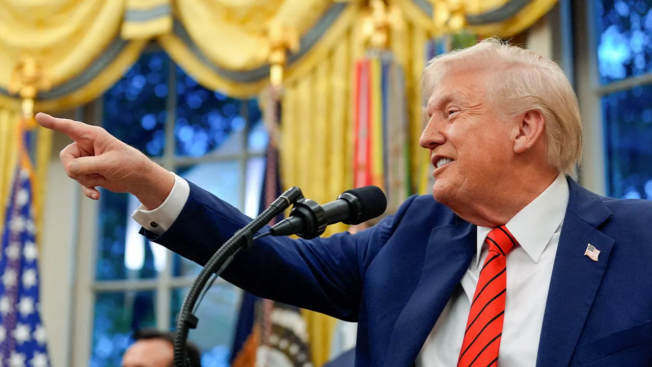 Trump urges Indiana GOP senators to approve a new redistricting plan