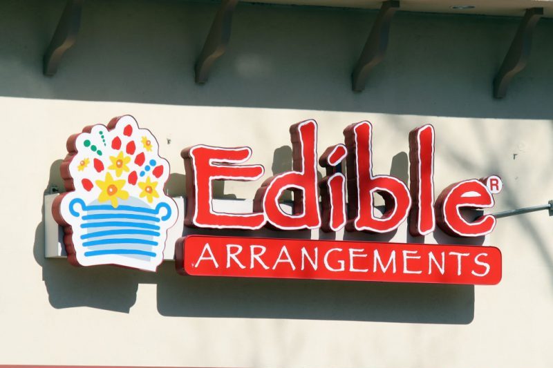 Two police officers injured and suspect dead during child custody handover in North Carolina