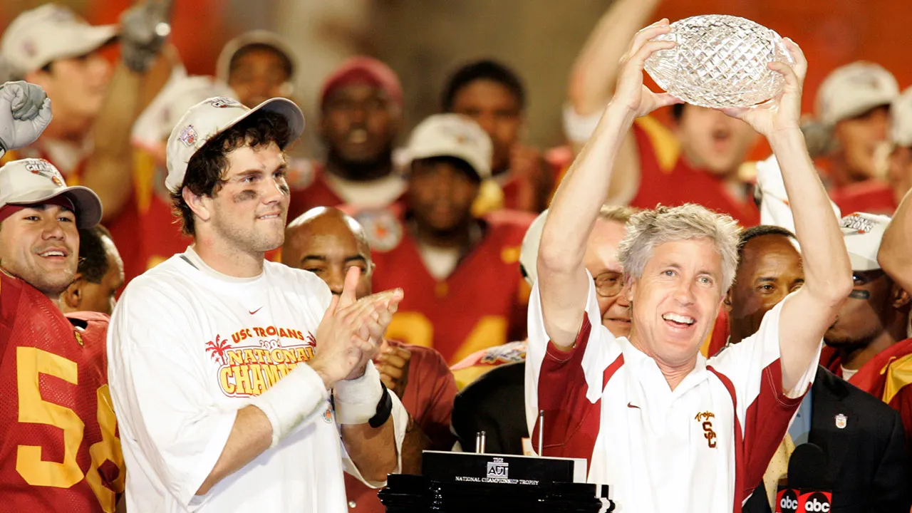 USC icons Matt Leinart and Pete Carroll respond to the halt of the Notre Dame rivalry