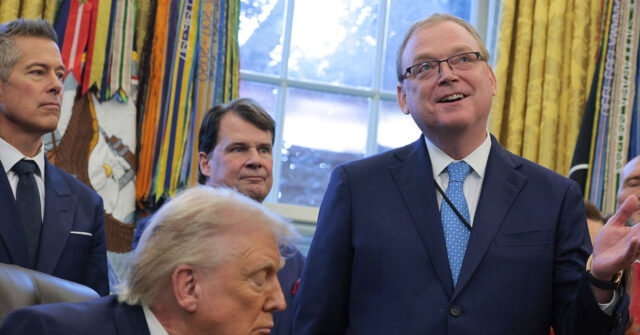 Why Investors Aren't Worried About the Fed's Independence