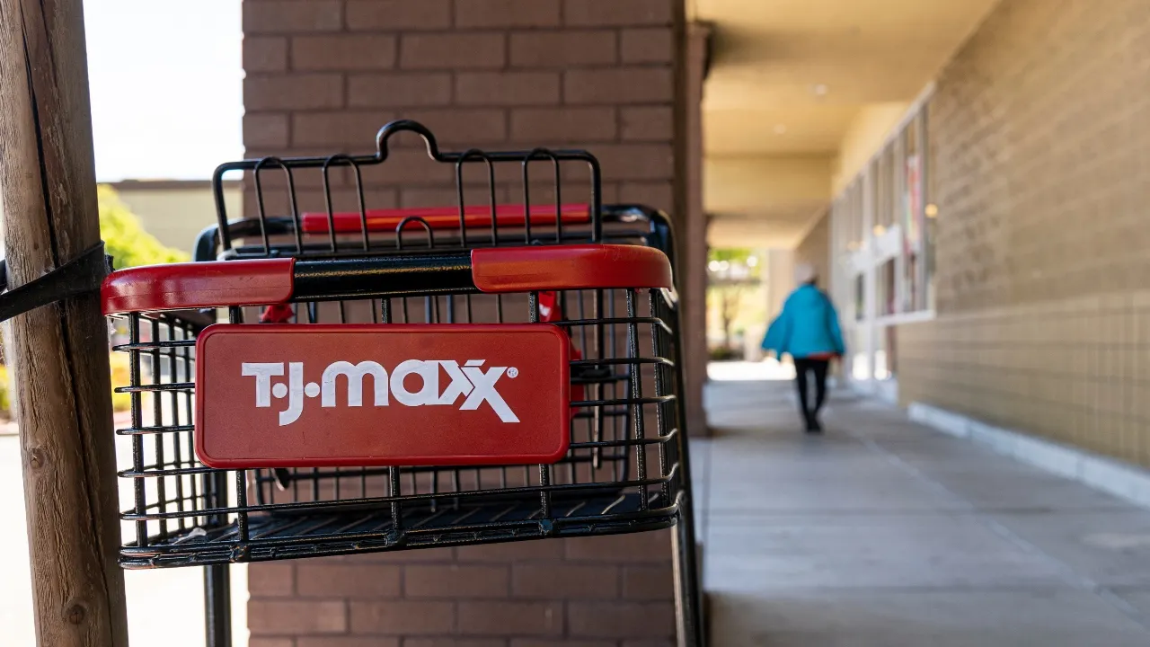 13,000 chargers sold at TJ Maxx and Marshalls recalled due to explosion risks