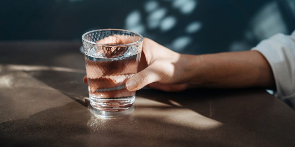 6 Indicators That You Are Consuming Excessive Water, Based on Doctor Insights