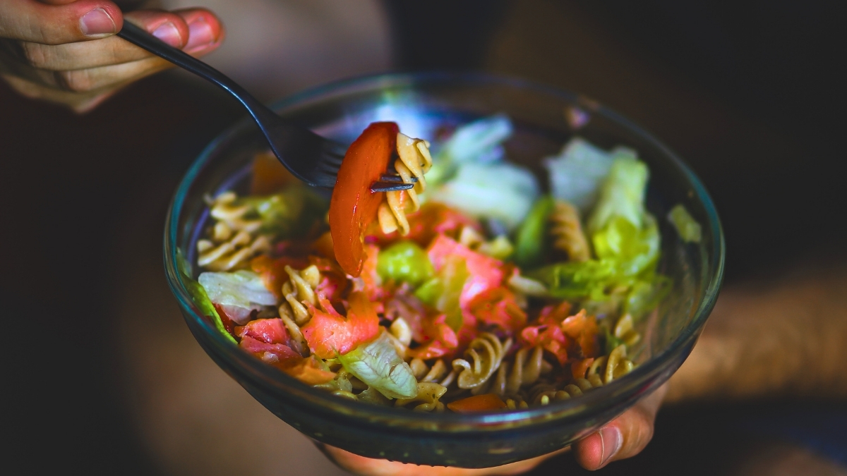 A Simple Dietary Adjustment Aids Older Adults in Losing Fat and Increasing Metabolism