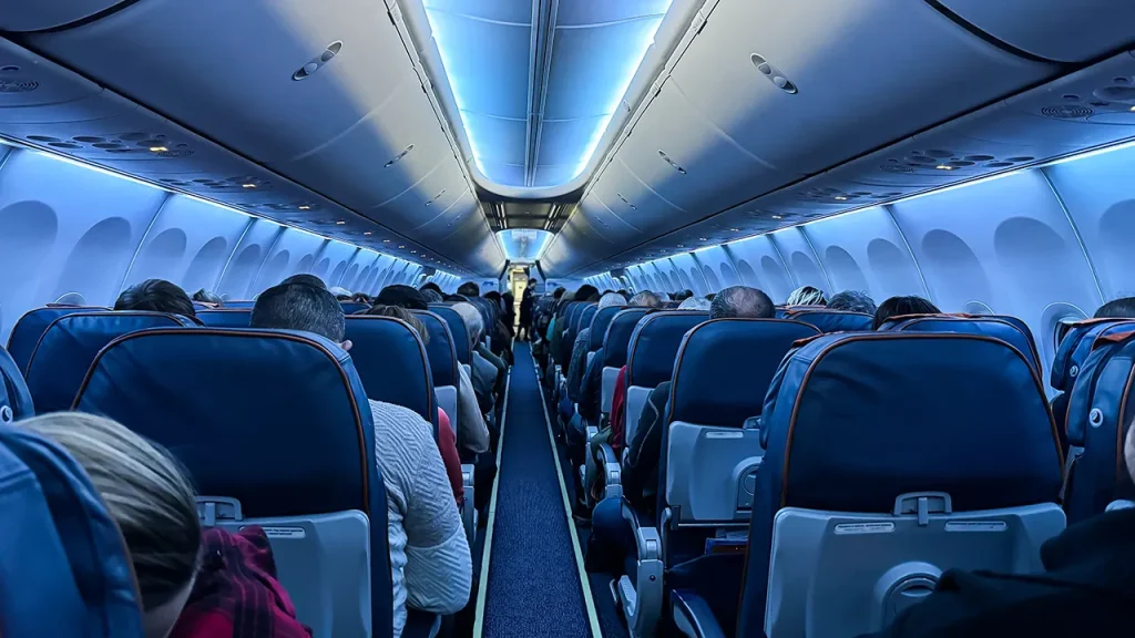 A data analysis revealed the most turbulent flight routes for 2025.