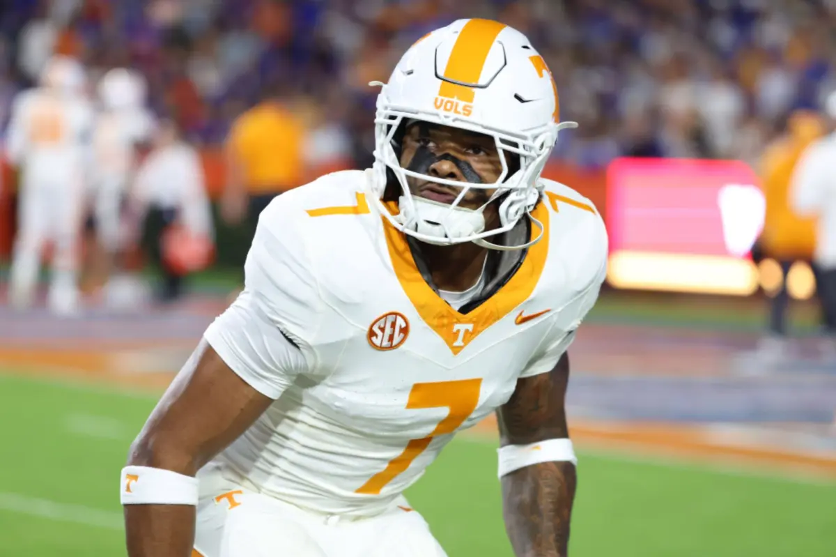 Arion Carter from Tennessee decides to leave the NFL draft and joins the transfer portal.