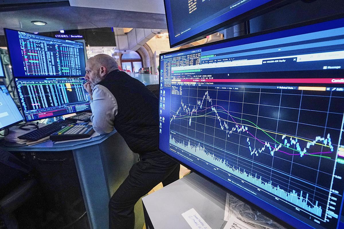 Asian stocks show varied performance as US futures rise slightly following Wall Street's stabilization