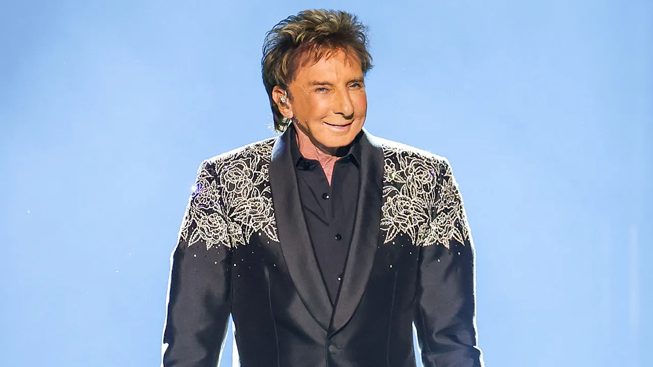 Barry Manilow provides health update following cancer surgery while in the hospital