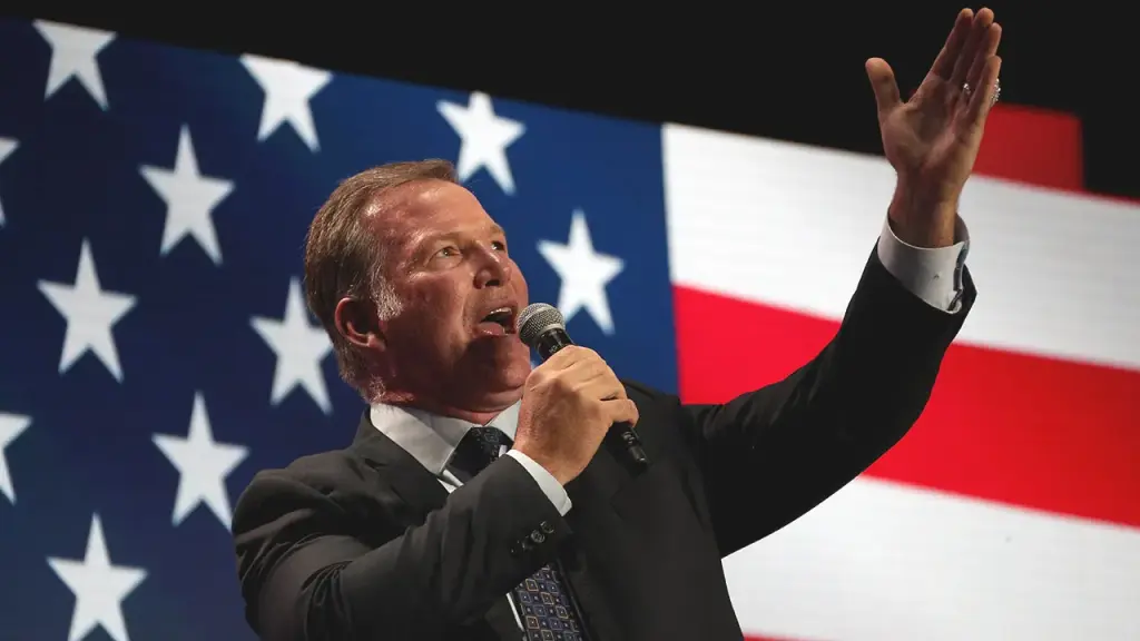 Bears-Rams playoff game begins with an impressive anthem performance