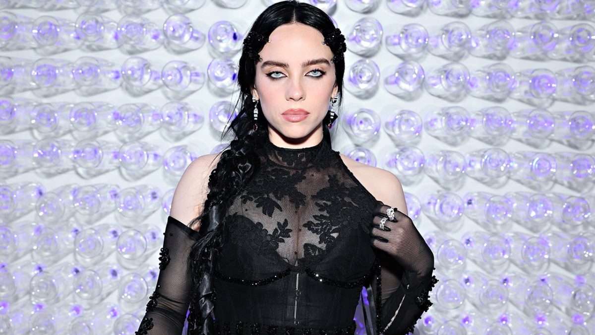 Billie Eilish criticizes ICE raids while accepting an MLK award