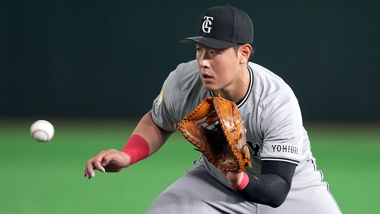 Blue Jays reportedly sign Japanese player Kazuma Okamoto to a large contract.