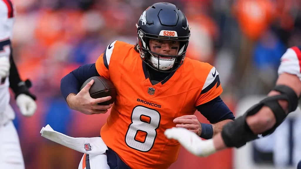 Broncos' Jarrett Stidham wows fans but later makes a critical error