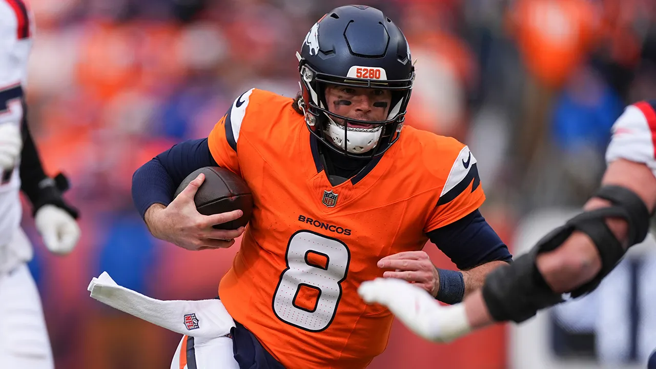 Broncos' Jarrett Stidham wows fans but later makes a critical error