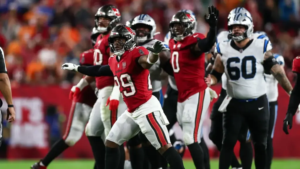Buccaneers win against Panthers 16-14; NFC South championship depends on Saints-Falcons game