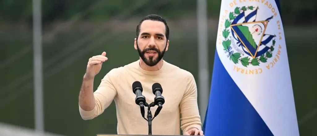 Bukele Responds to Senator's 204-Word Criticism of Trump’s Venezuela Action with Only Seven Words