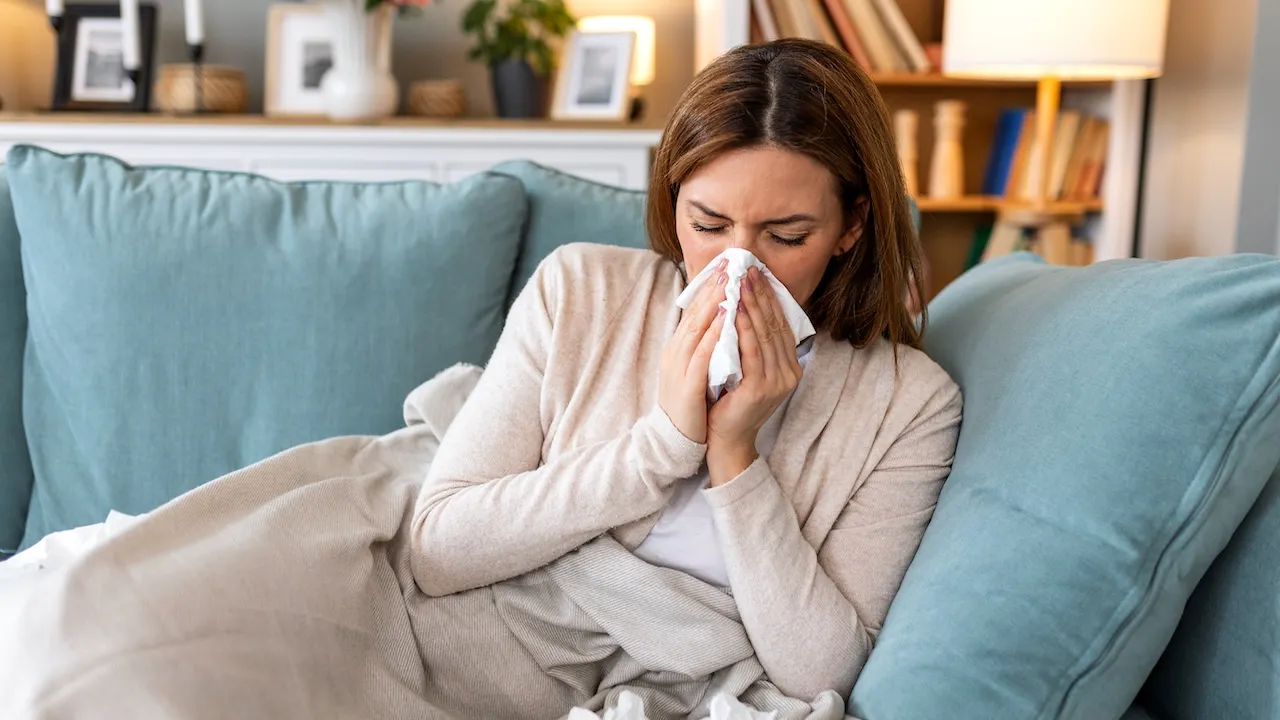 Can the flu vaccine really cause influenza? Doctors clarify the facts