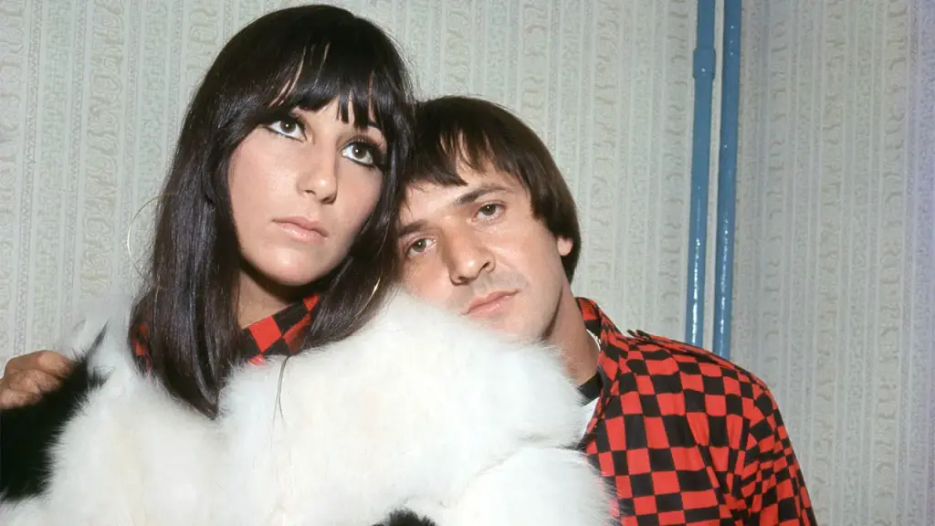 Cher reveals that Sonny Bono once set her clothes on fire in the yard during their difficult marriage.
