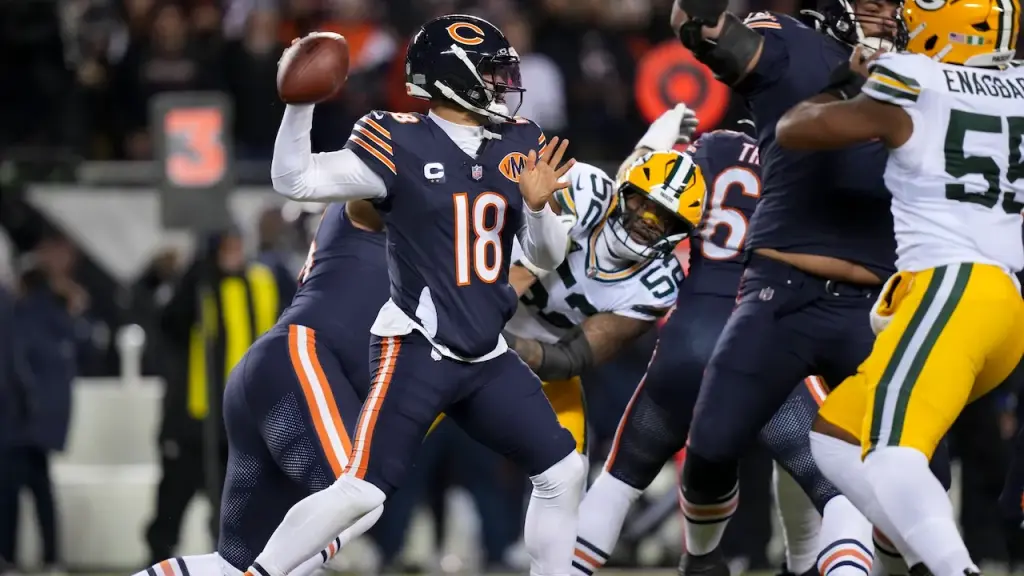Chicago Bears triumph over Green Bay Packers 31-27 in playoff comeback win