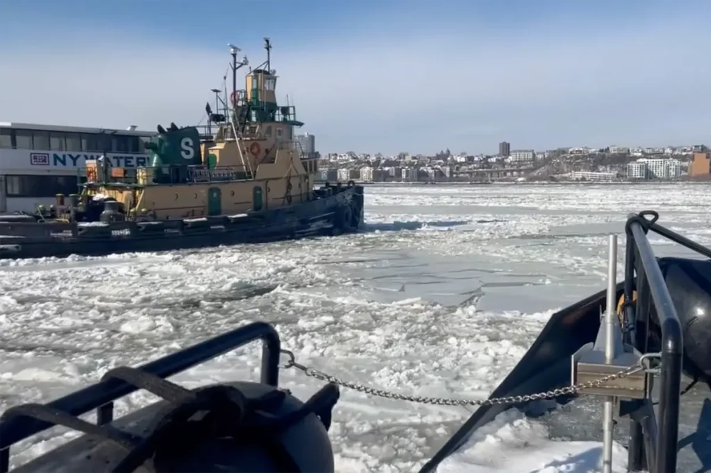 Coast Guard ship rescues NYPD boat trapped in frozen Hudson River