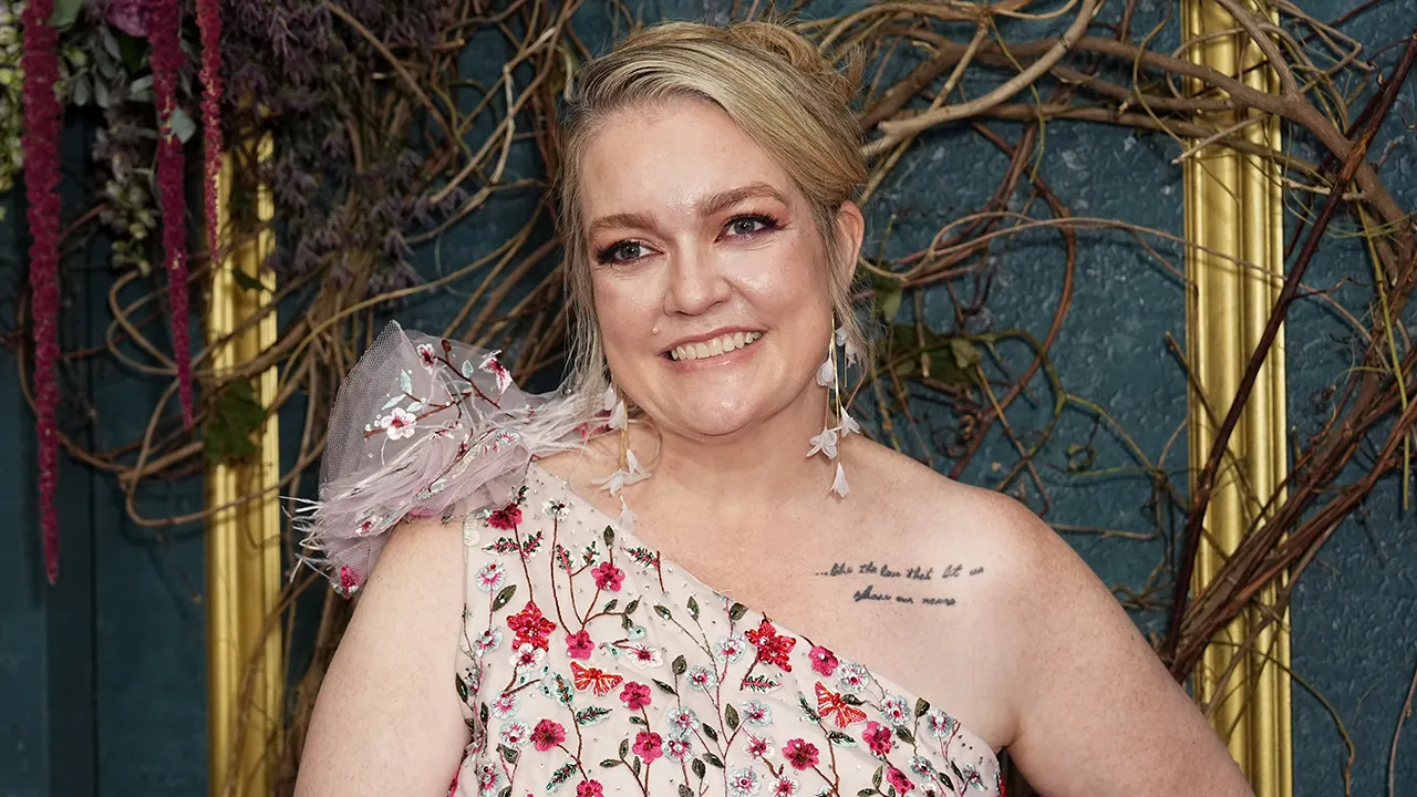 Colleen Hoover receives radiation therapy for her cancer diagnosis