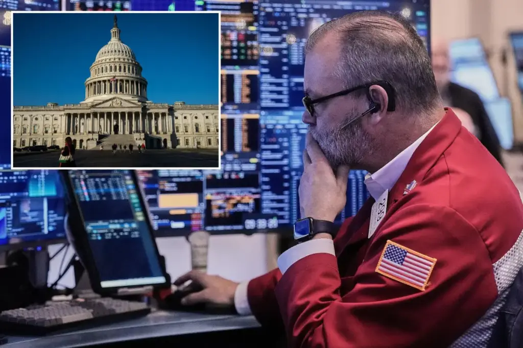 Congress members and their families would be prohibited from trading stocks under a bill proposed by a GOP lawmaker.