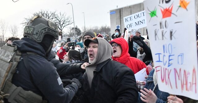 Customers Confront ICE Agents at Minnesota Eatery