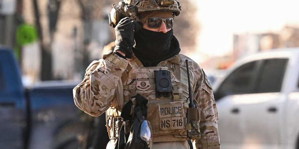 DHS: Federal agent shoots armed suspect in Minneapolis after suspect violently resists disarming effort