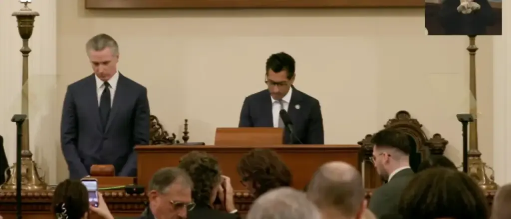 Democrat Begins Newsom’s Last Speech With a Moment of Silence for ICE Shooting