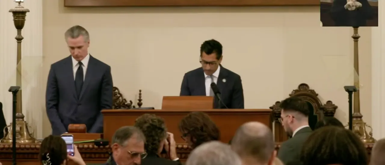 Democrat Begins Newsom’s Last Speech With a Moment of Silence for ICE Shooting