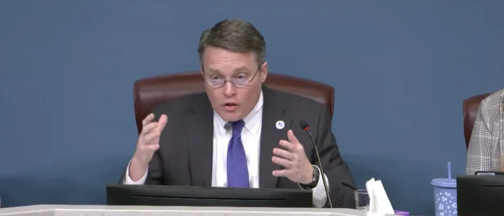 Democrats Encourage Residents to Contact Police About ICE