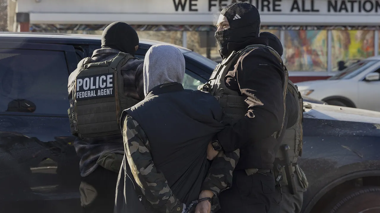 Democrats advocate for warrant regulations that would restrict ICE agents during immigration enforcement.