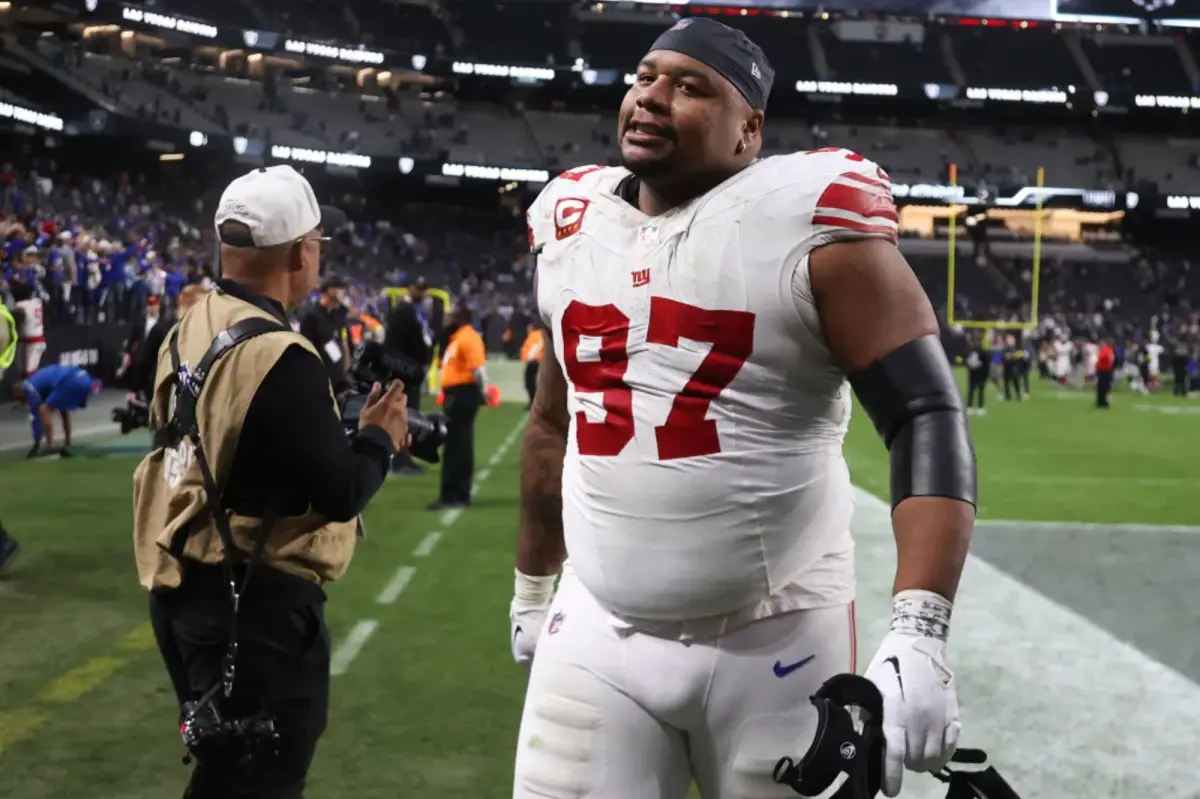 Dexter Lawrence is the newest addition to the Giants' Week 18 injury list.