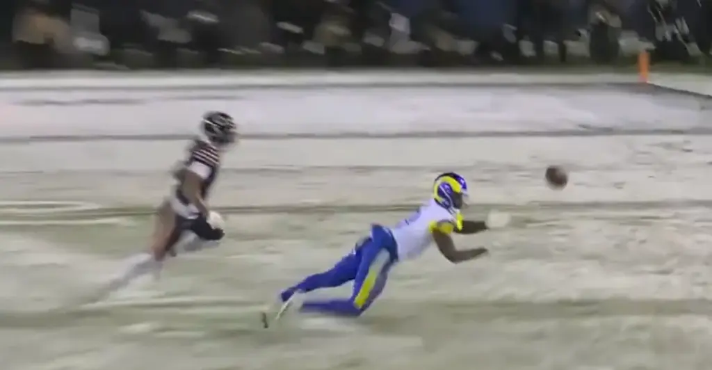 Did D.J. Moore quit on the Bears' last interception during the playoff defeat to the Rams?