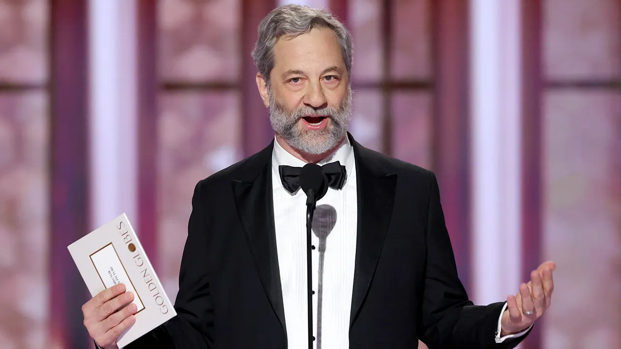 Director Judd Apatow asserts that America is 'under a dictatorship' at the Golden Globes