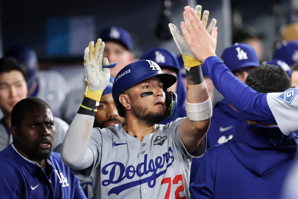Dodgers' Miguel Rojas withdraws from WBC because of insurance problems