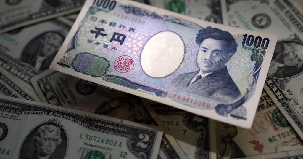 Dollar rises against yen as markets focus on US employment data