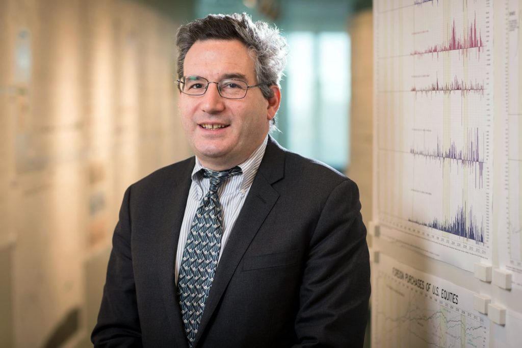 Fidelity Contrafund's renowned Danoff to retire after a remarkable 10,500% return