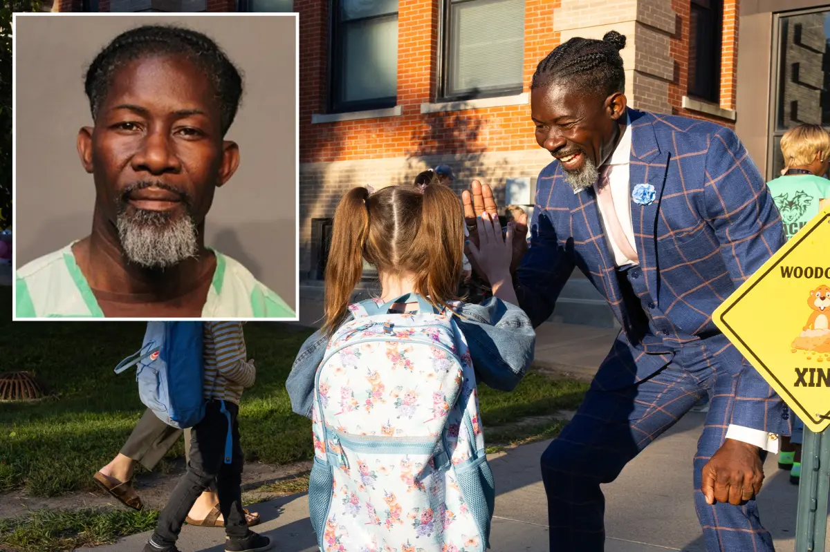 Former Des Moines schools leader Ian Andre Roberts admits to lying about his US citizenship and faces a gun charge.