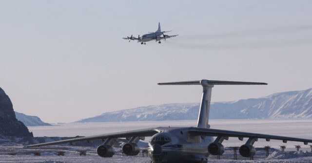 Former UK Spy Chief Supports Trump's Attempt to Acquire Greenland