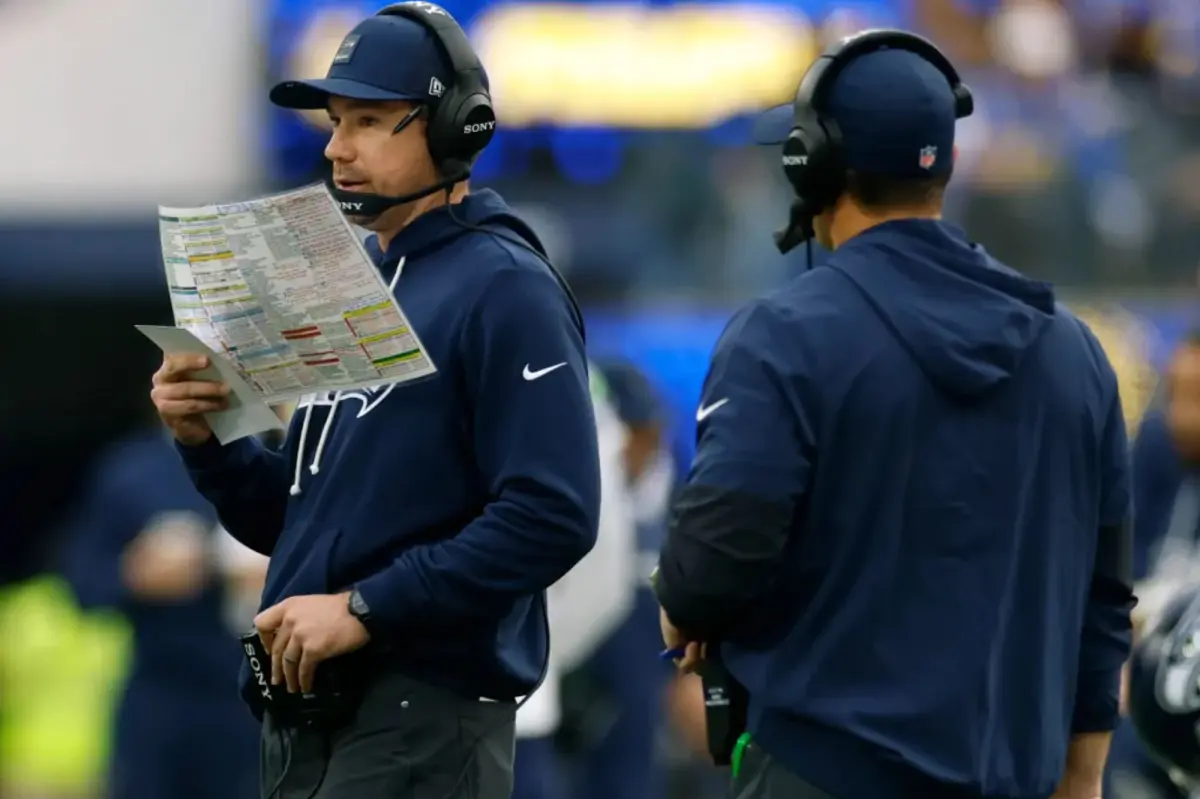 Giants talk to Seahawks' up-and-coming coordinator Klint Kubiak as their coaching search intensifies