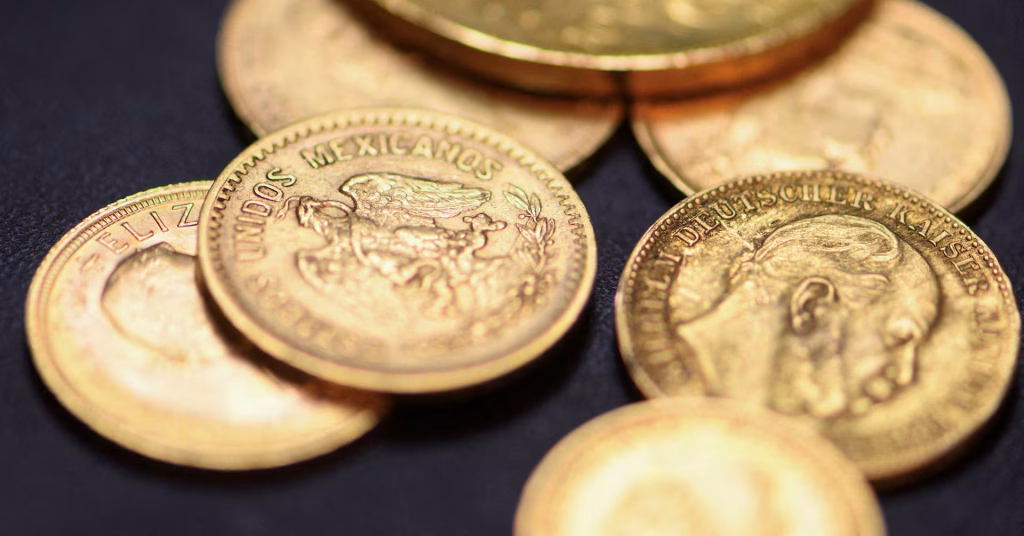 Gold maintains its upward trend above $5,300 as the dollar weakens.