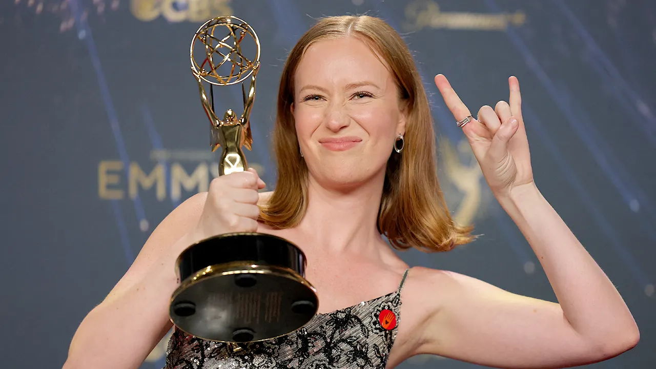 Hannah Einbinder cautions that 'none of us are safe' following deadly ICE shooting