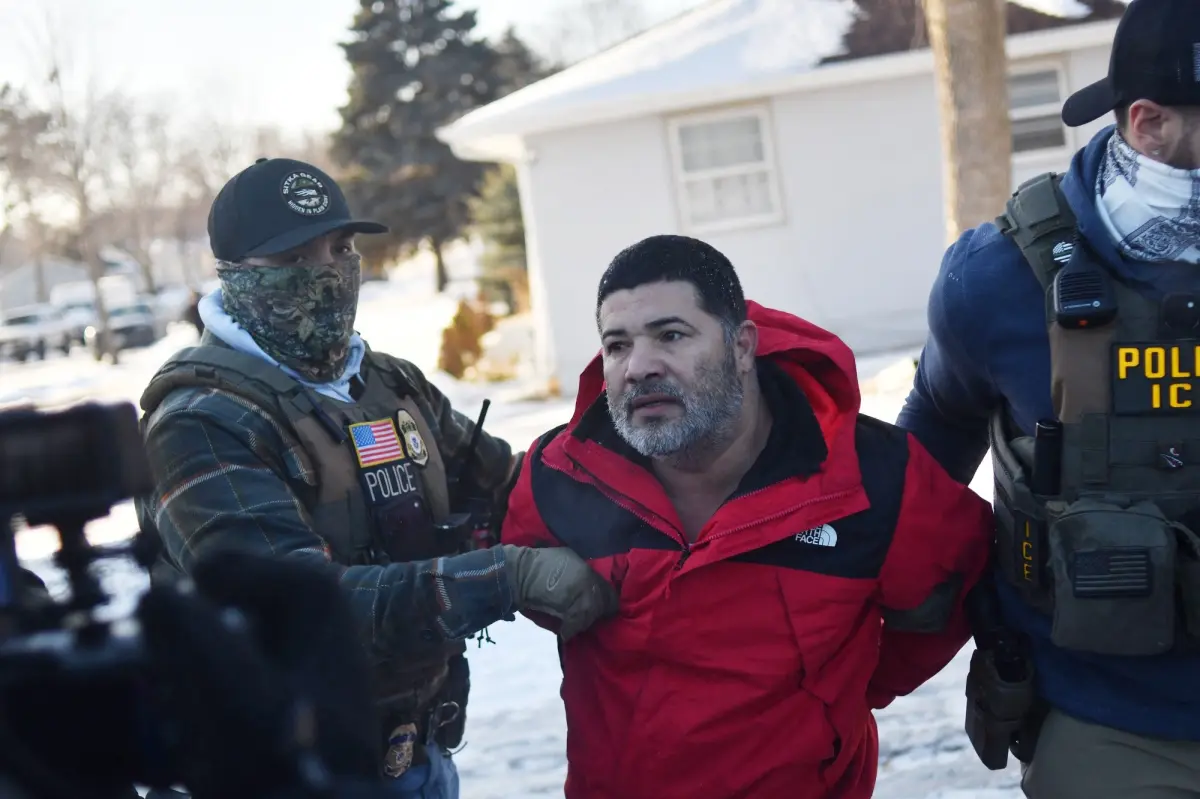 House reconvenes Monday to vote on ending shutdown amid upcoming battle over ICE