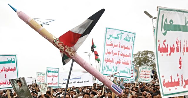 Houthis Propose Resuming Red Sea Piracy Amidst Iran's Confrontation with U.S. Navy