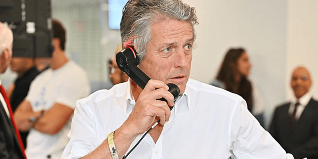 Hugh Grant harshly criticizes teachers who provide tablets to children: 'The last thing they need'